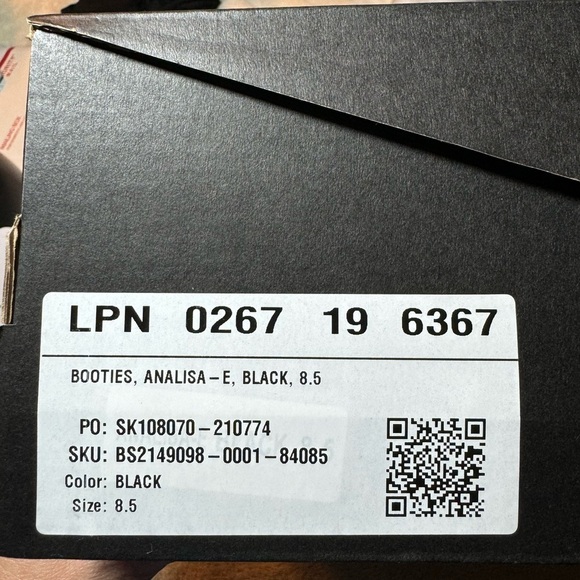 Shoe Dazzle Analisa Block Heeled Booties - Picture 10 of 10